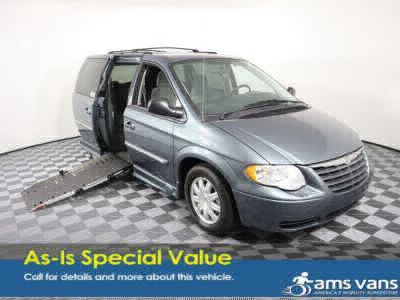 Handicap Van for Sale - 2007 Chrysler Town & Country Touring Wheelchair Accessible Van VIN: 2A4GP54L17R283529