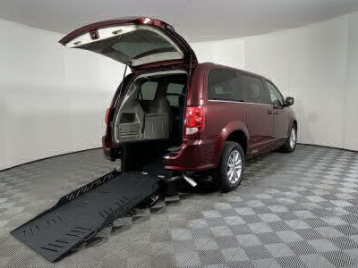 Commercial Wheelchair Vans for Sale - 2019 Dodge Grand Caravan SXT ADA Compliant Vehicle VIN: 2C4RDGCG1KR735334