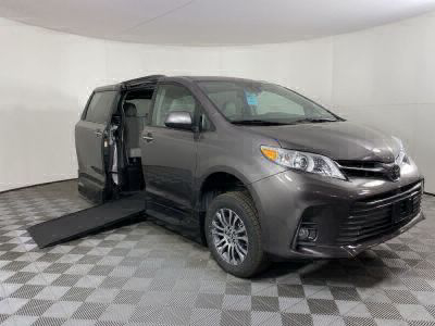 Handicap Van for Sale - 2020 Toyota Sienna XLE Wheelchair Accessible Van VIN: 5TDYZ3DC2LS028740