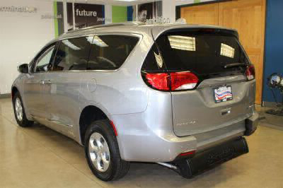 2018 Chrysler Pacifica Hybrid Wheelchair Van For Sale - $52,433 Stock
