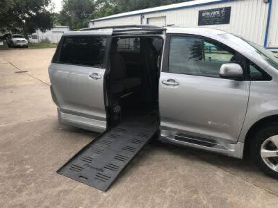 Handicap Van for Sale - 2017 Toyota Sienna LE Wheelchair Accessible Van VIN: 5TDKZ3DC1HS834517