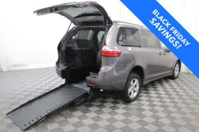 Commercial Wheelchair Vans for Sale - 2018 Toyota Sienna LE ADA Compliant Vehicle VIN: 5TDKZ3DC6JS910805