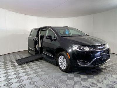 Handicap Van for Sale - 2019 Chrysler Pacifica Touring L Wheelchair Accessible Van VIN: 2C4RC1BG8KR651786